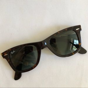 Ray-Ban Wayfarer (RB2140) Tortoise